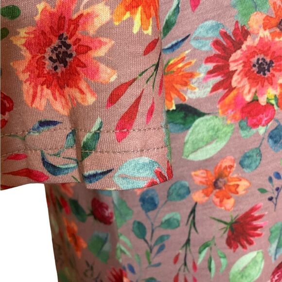 Crazy Train High/Low Knit Top Short Sleeve Floral Size M NWOT - Picture 9 of 11